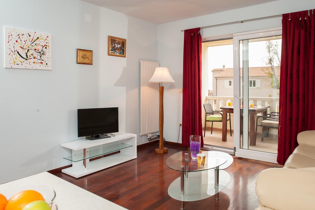 Apartments Tino Makarska Room photo